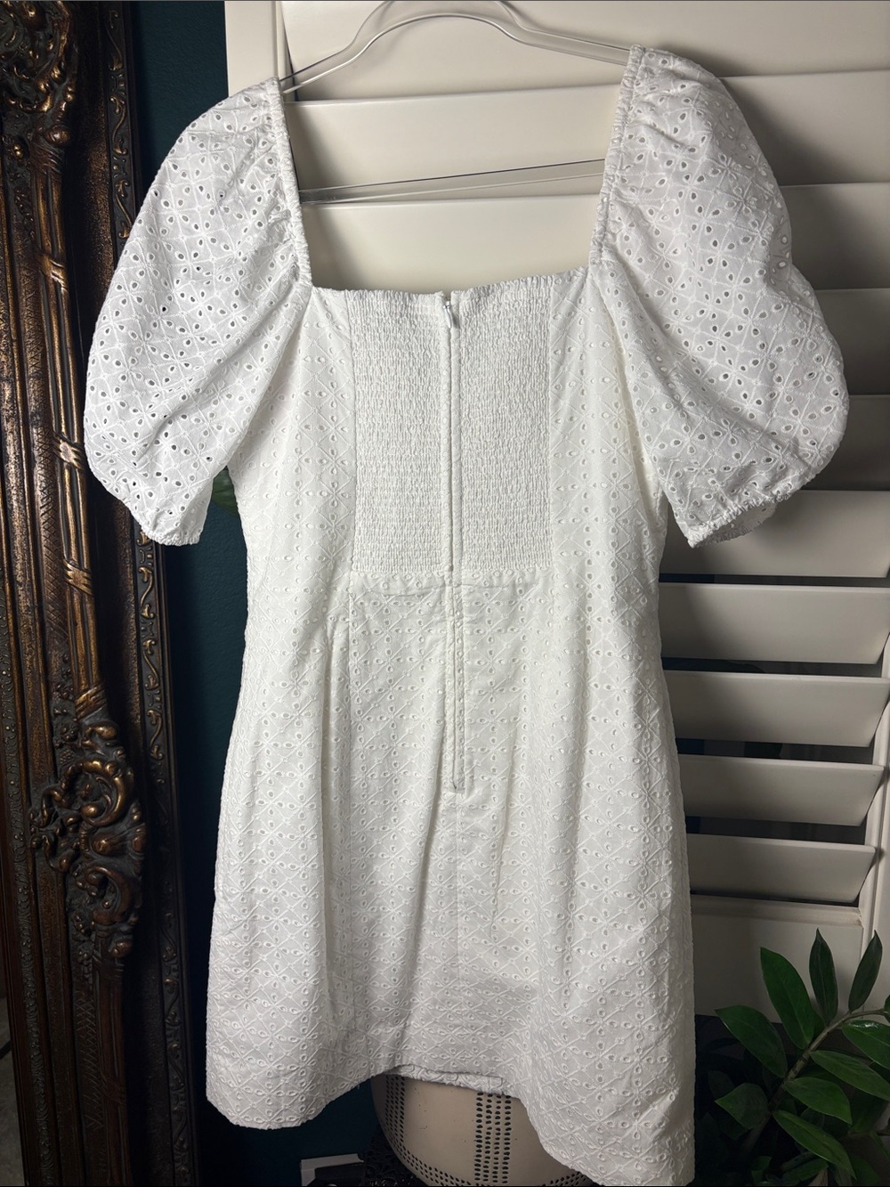 Lilly Pulitzer Daniela Crisp White Eyelet Puff Sleeve Mini Dress EUC Size 8 - Picture 17 of 17